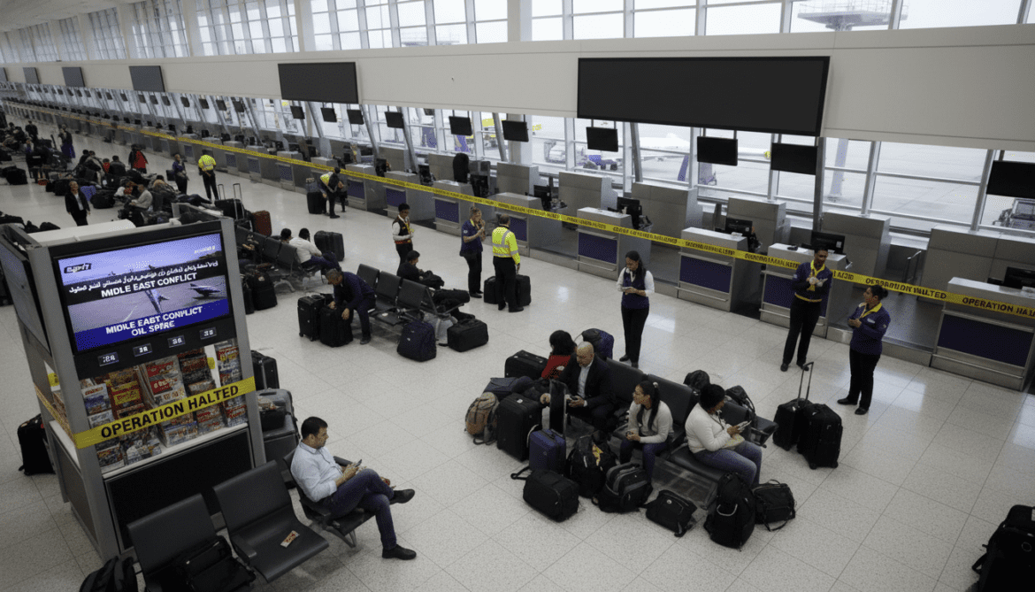 Spirit Airlines halts operations after fuel spike amid US‑Israeli war with Iran