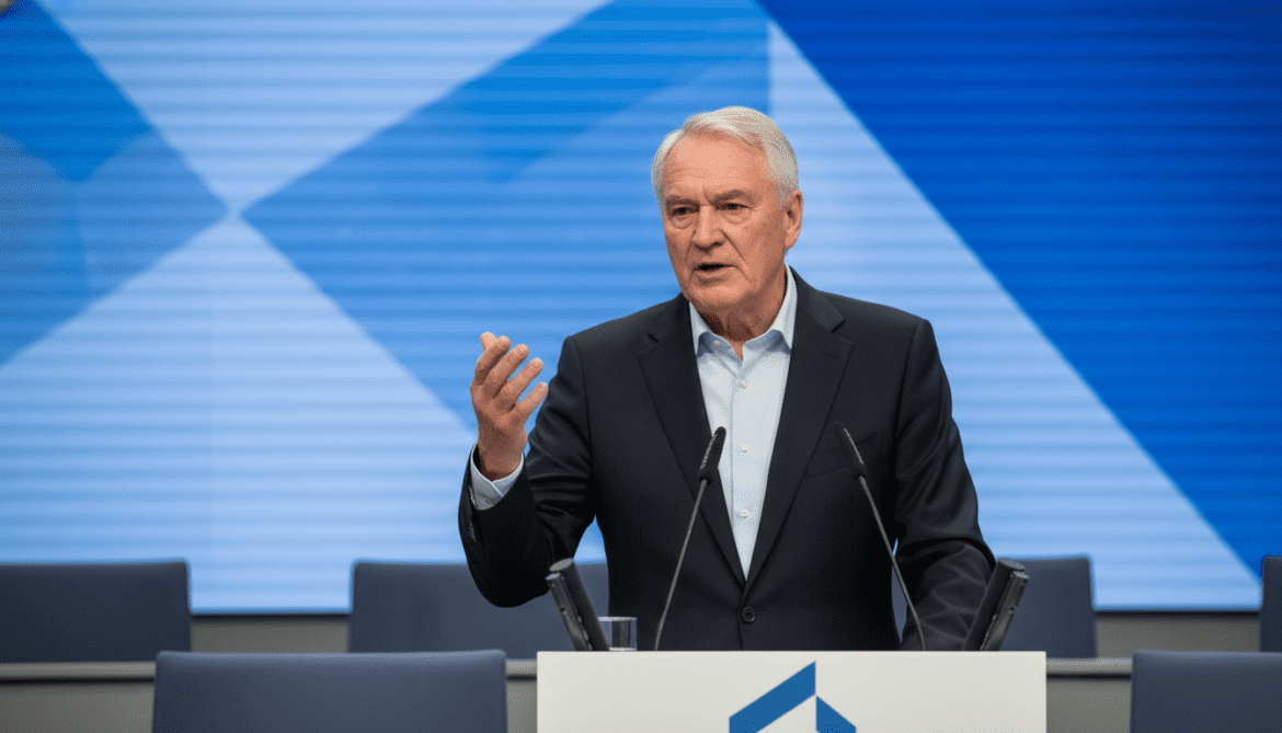 Sepp Maier slams FIFA over 108-game schedule under Infantino